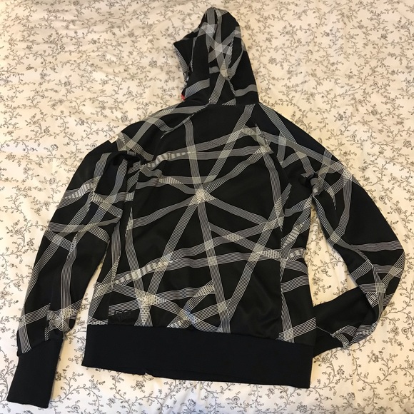 North Face sweater (size small) - Picture 2 of 3